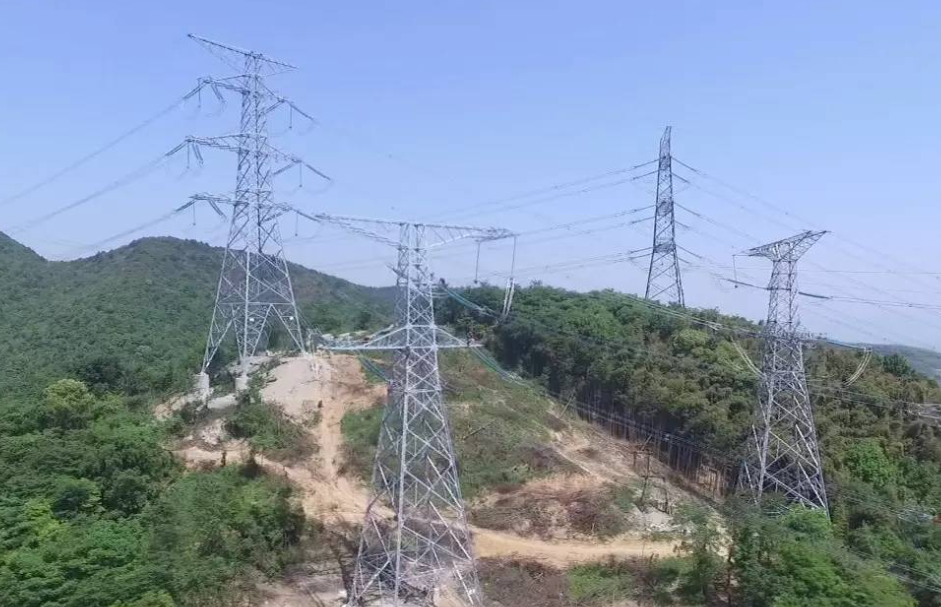 超高压输电线路、电力传输线路为什么需要在铁塔周边装置防火监测系统？